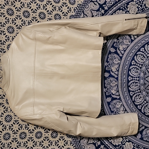 Jacket - Picture 5 of 10